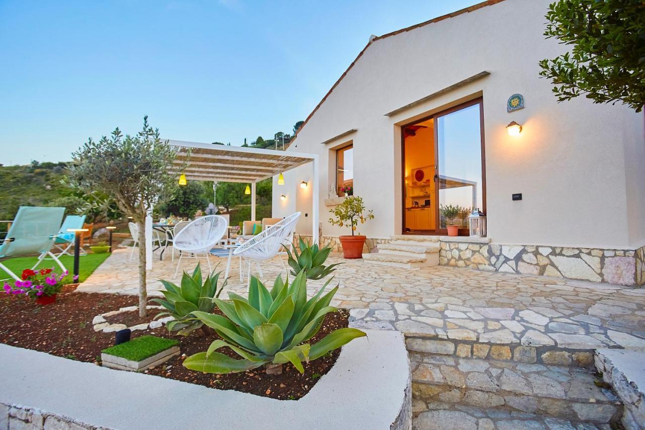 Villa Brezza Marina - Scopello-Villas Скопело Екстериор снимка